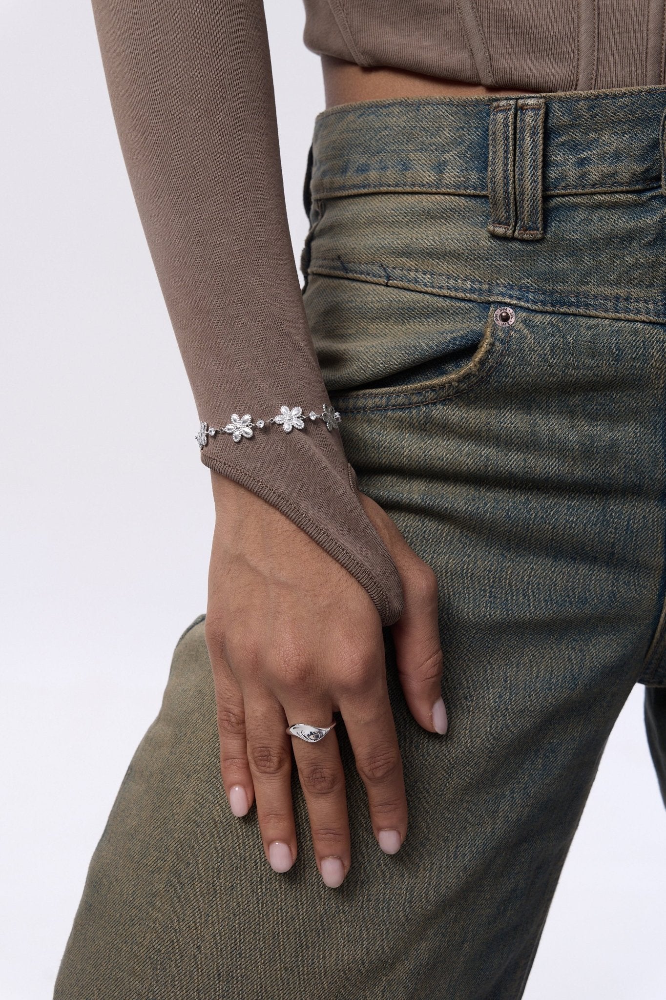 Bloom Link Bracelet - Image 4