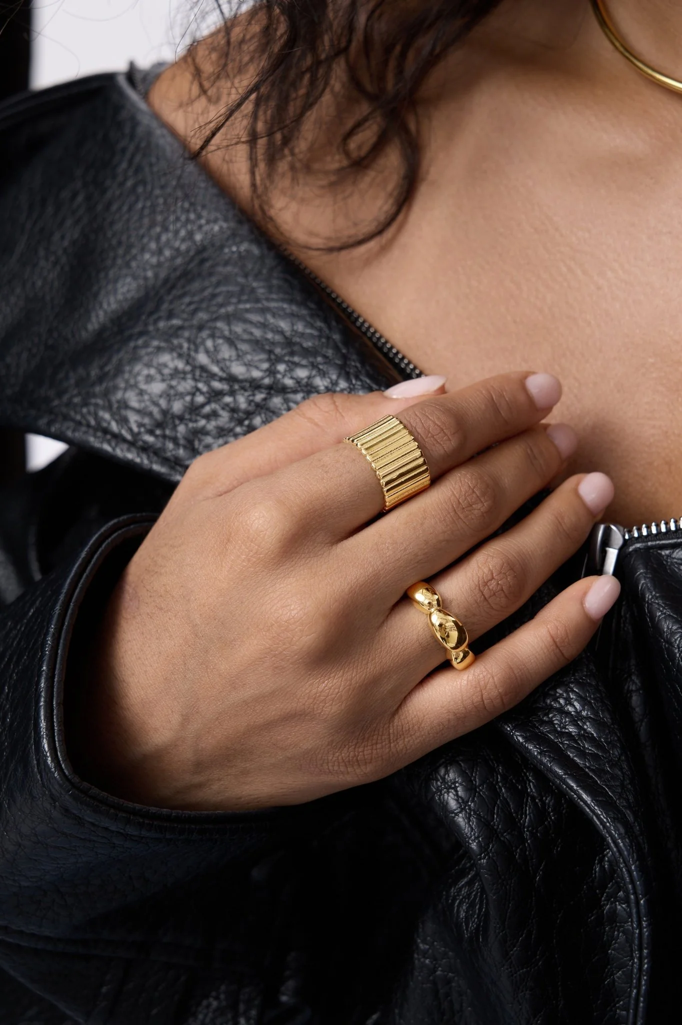 Bold Fluted Band Ring - Image 5