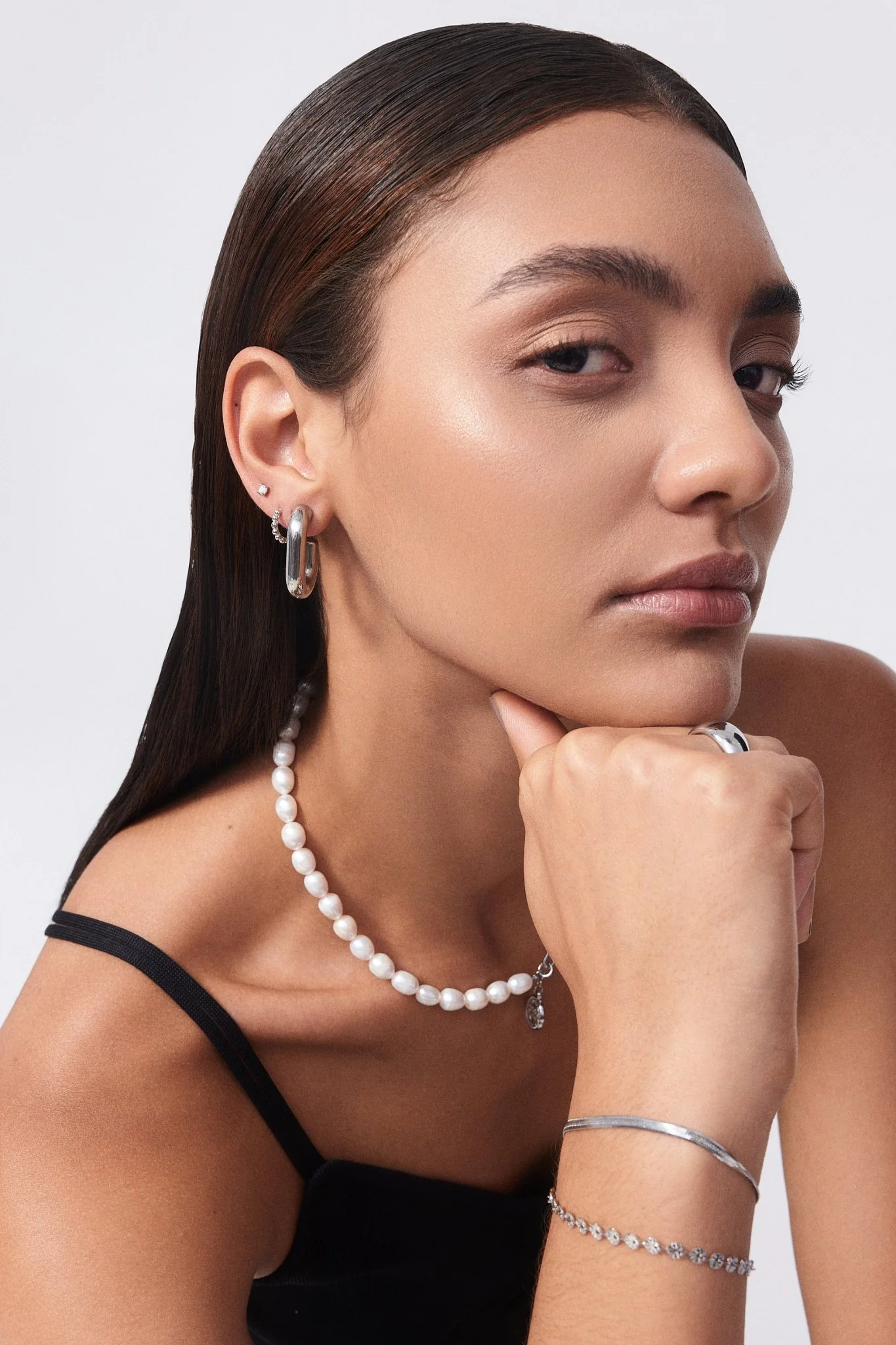 Chunky Oval Hollow Hoops - Image 4