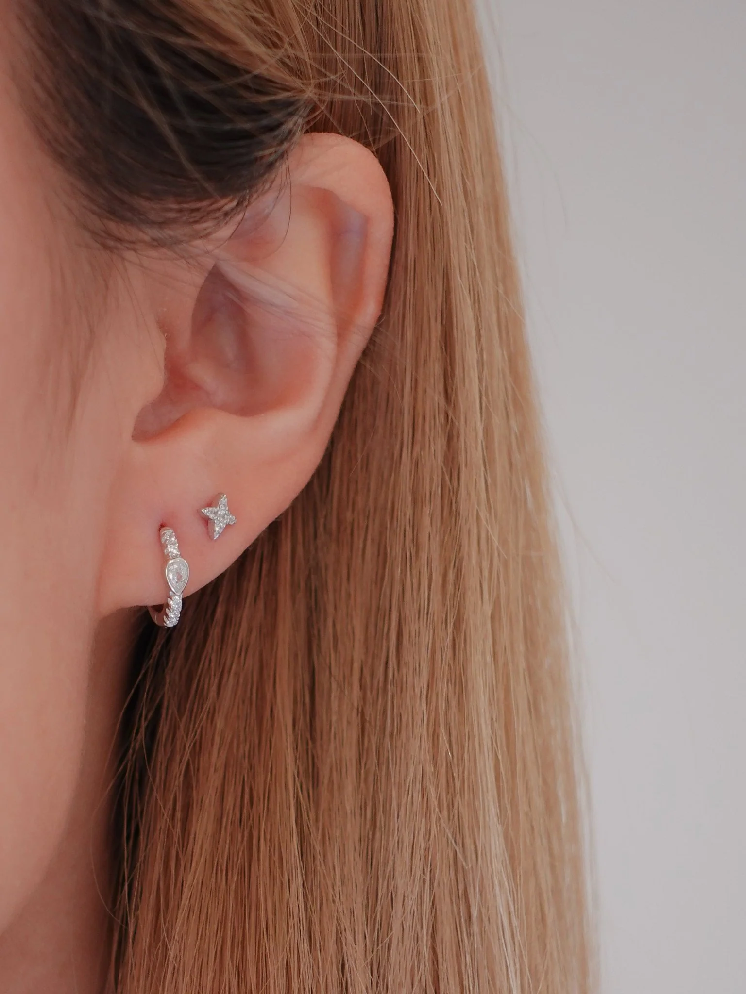 Clear Gem Estrella Studs in Silver - Image 5