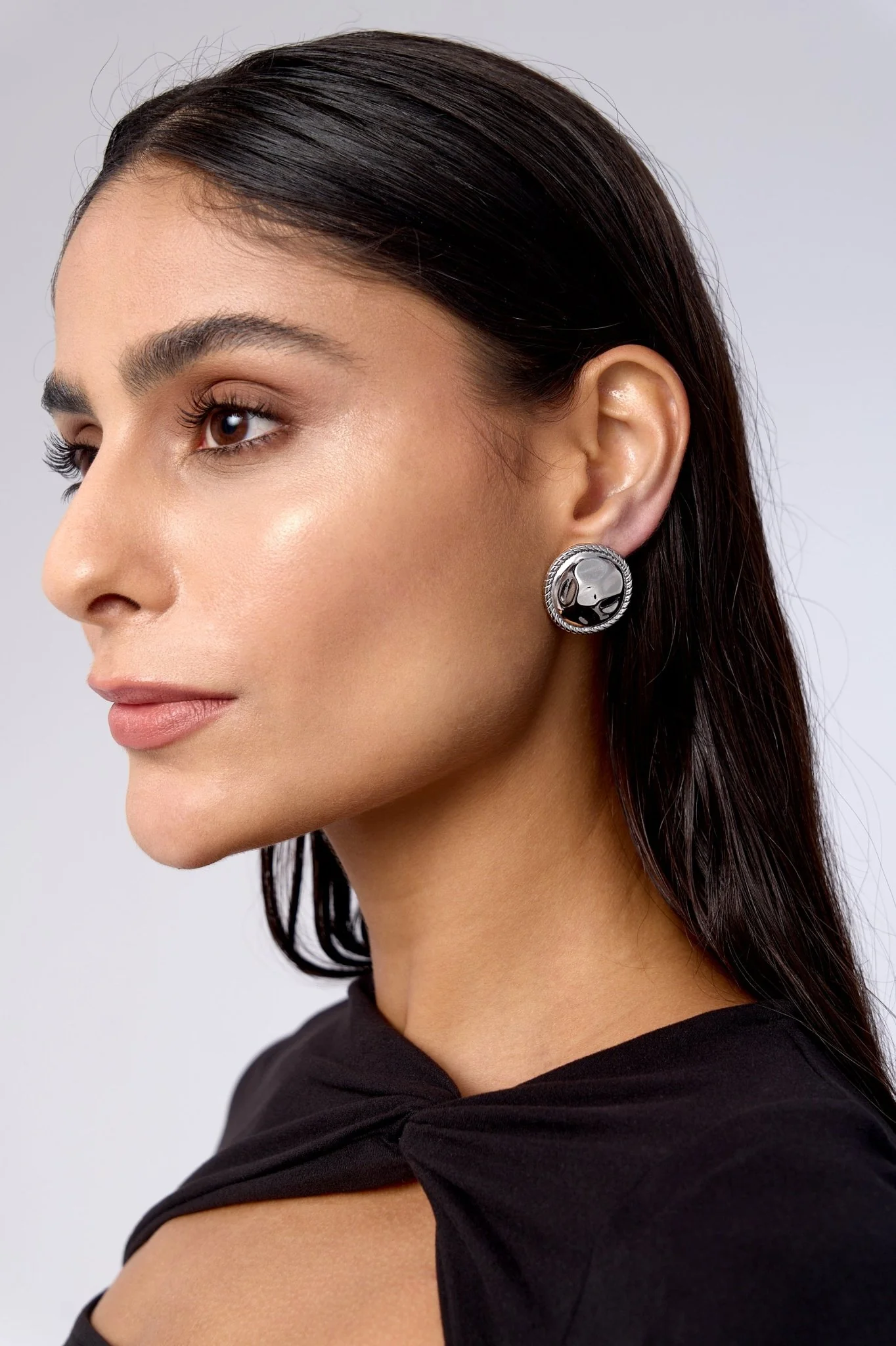 Cleo Textured Bold Disk Earrings - Image 2
