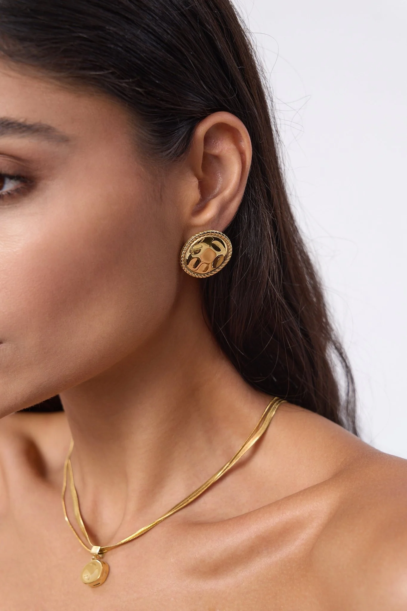 Cleo Textured Bold Disk Earrings - Image 3