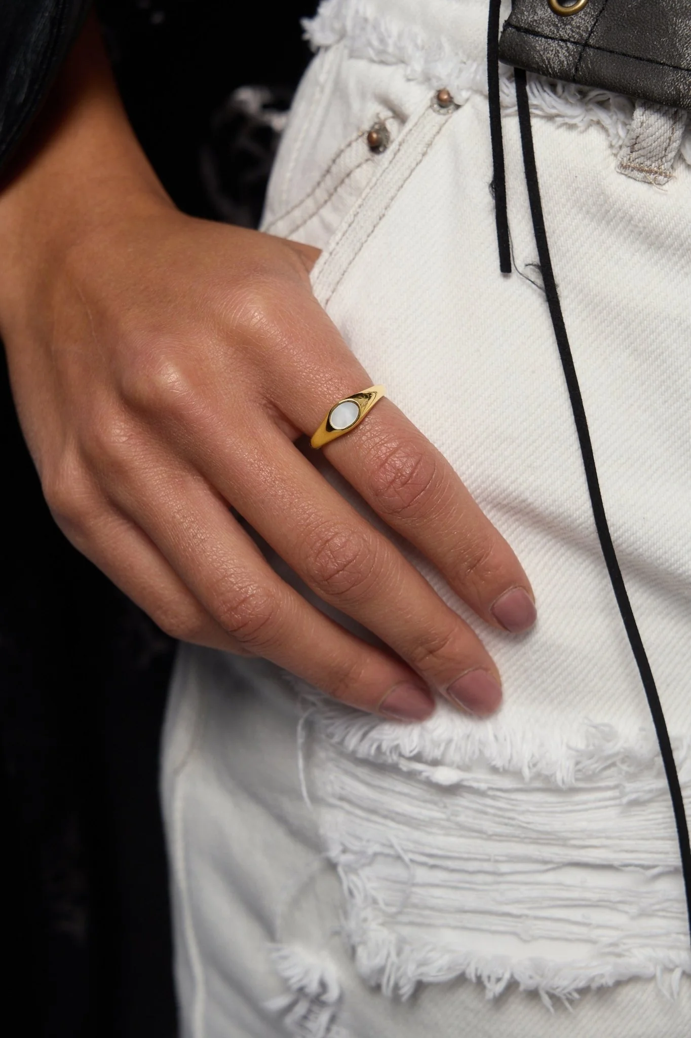 Denise Mother of Pearl Signet RIng - Image 5