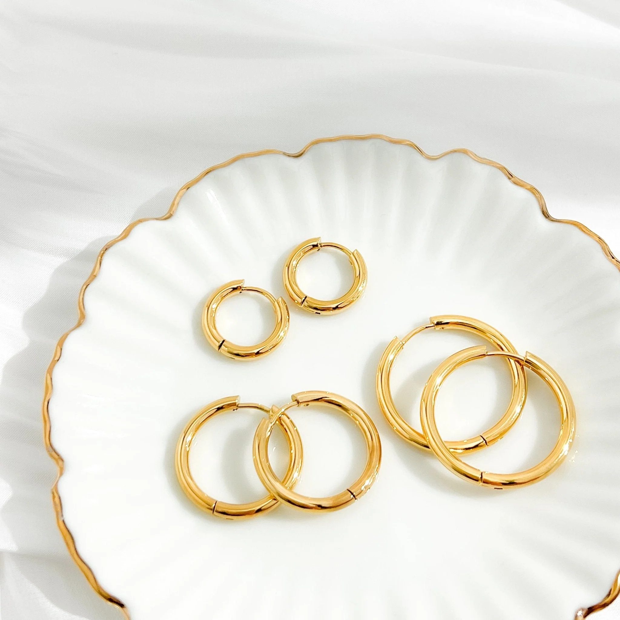 Everyday Seamless Hoops - Image 7