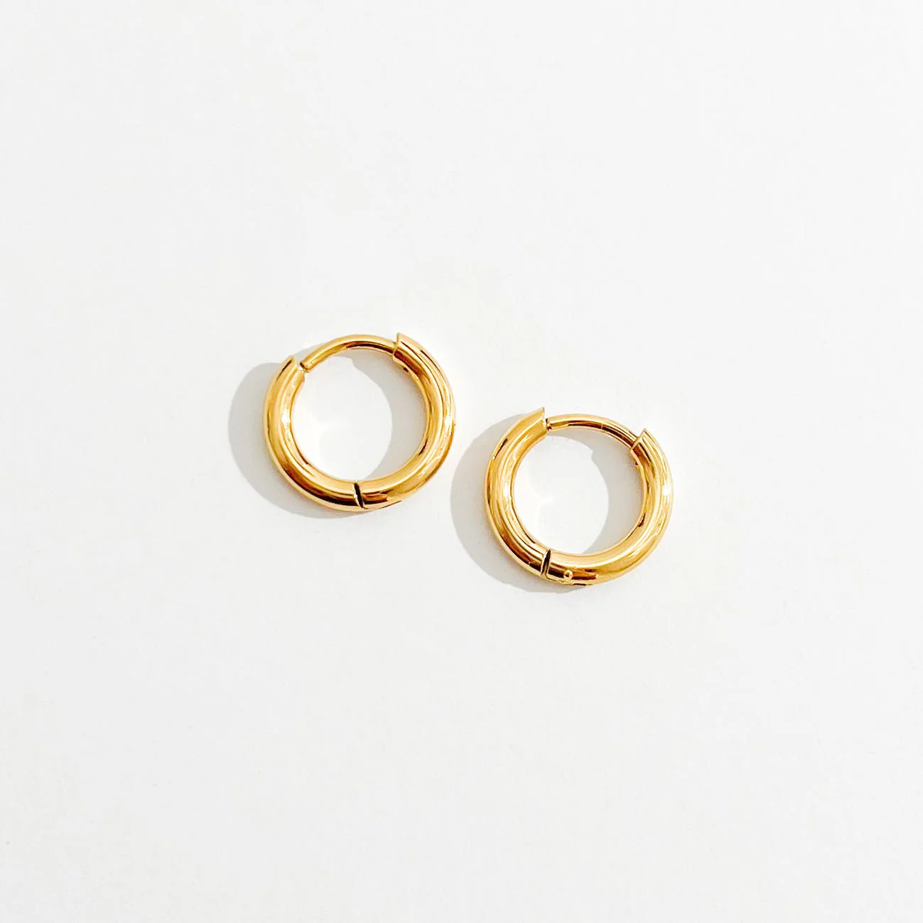 Everyday Seamless Huggie Hoops - Image 7