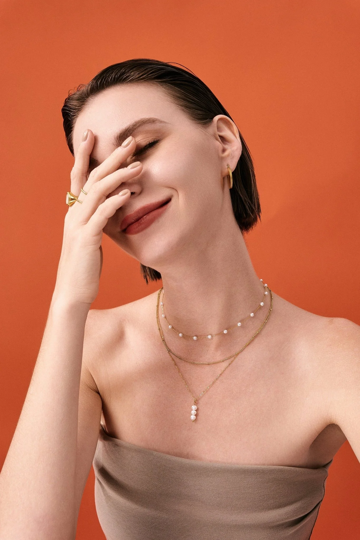 Faux Pearl Choker Necklace - Image 3