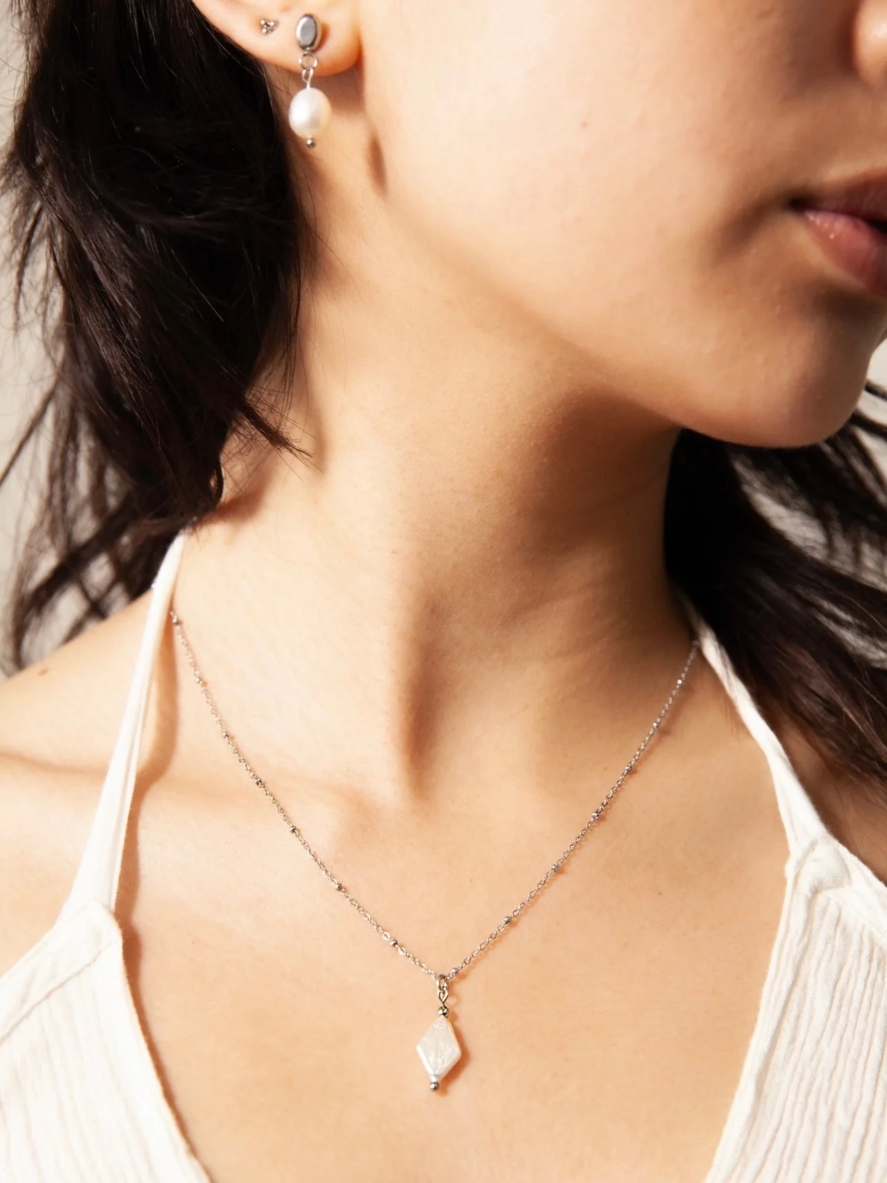 Iris Pearl Necklaces - Image 4