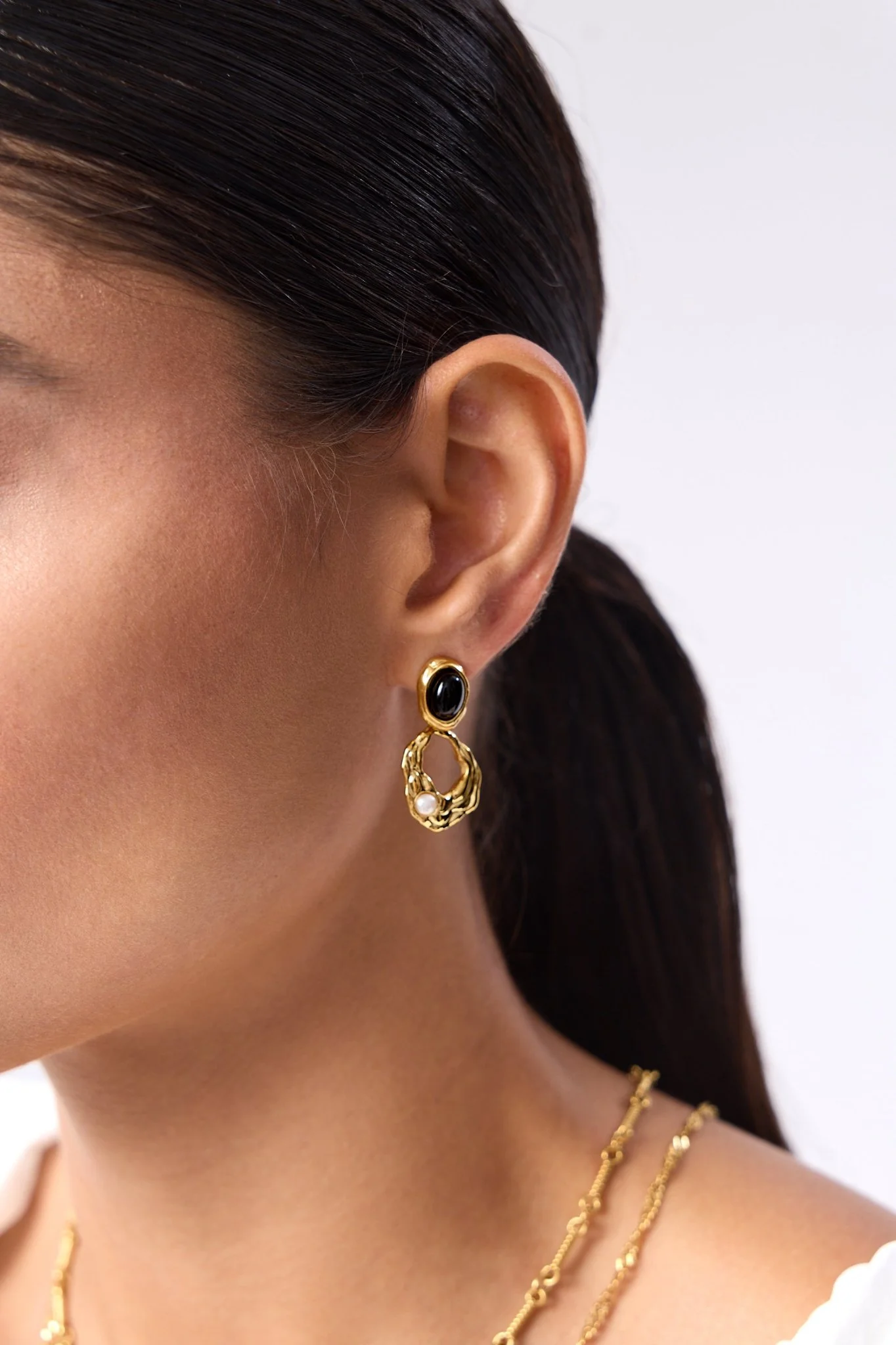 Kaia Molten Drop Earrings With Pearl - Image 2