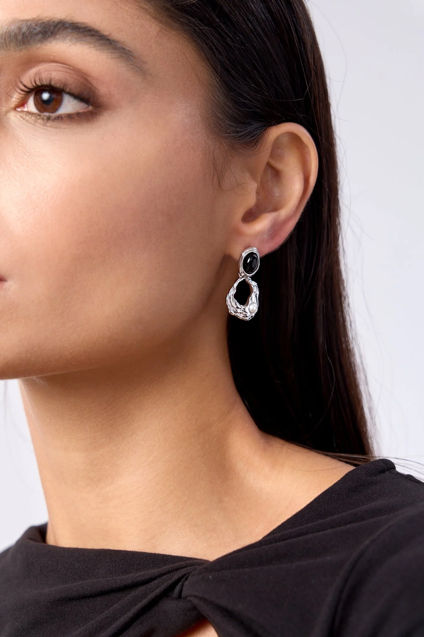 Kaia Molten Drop Earrings With Pearl - Image 3