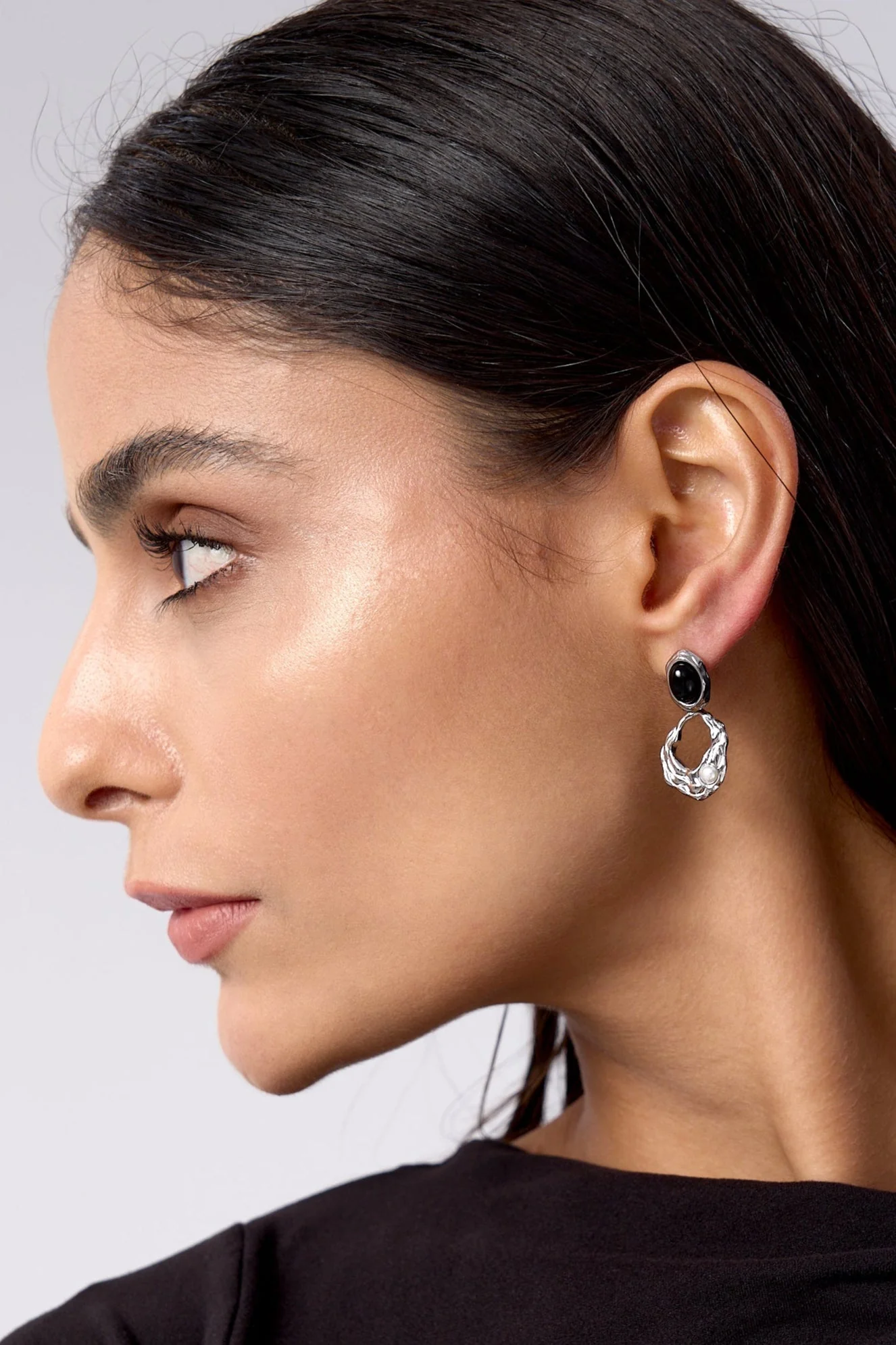Kaia Molten Drop Earrings With Pearl - Image 4