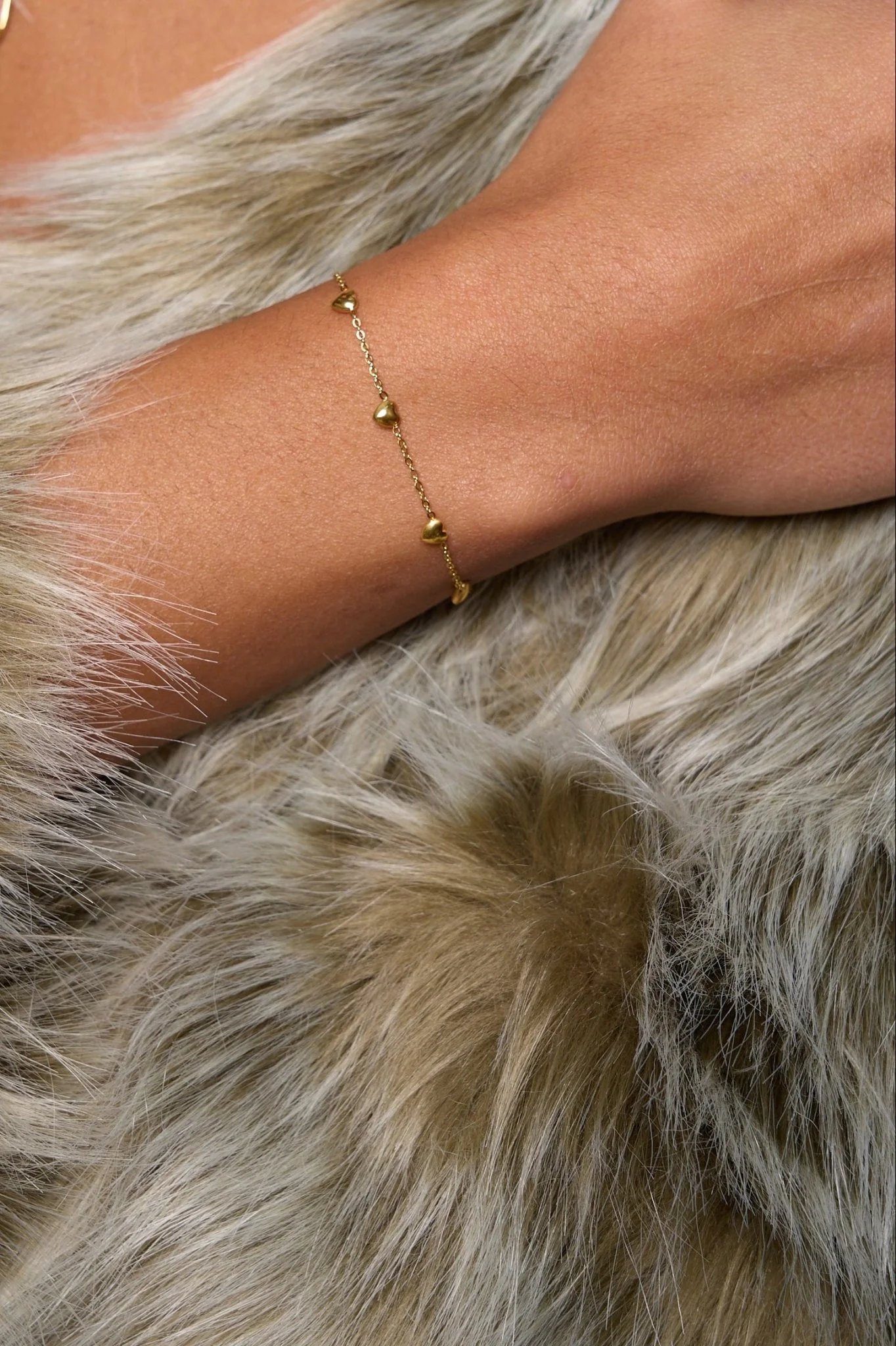 Lyla Mini Heart Bracelet - Image 3