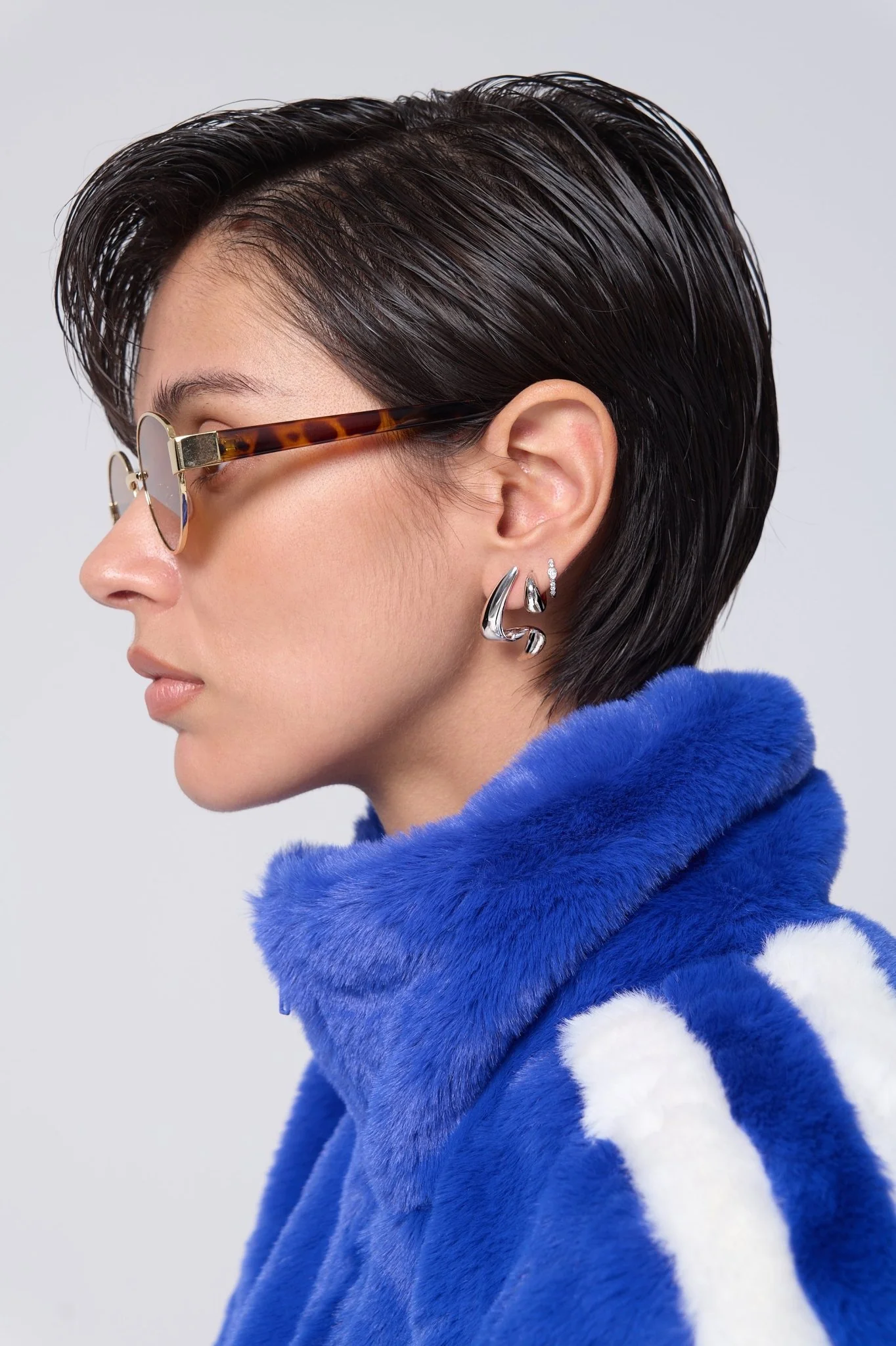 Celine Bold Wave Earrings - Image 4