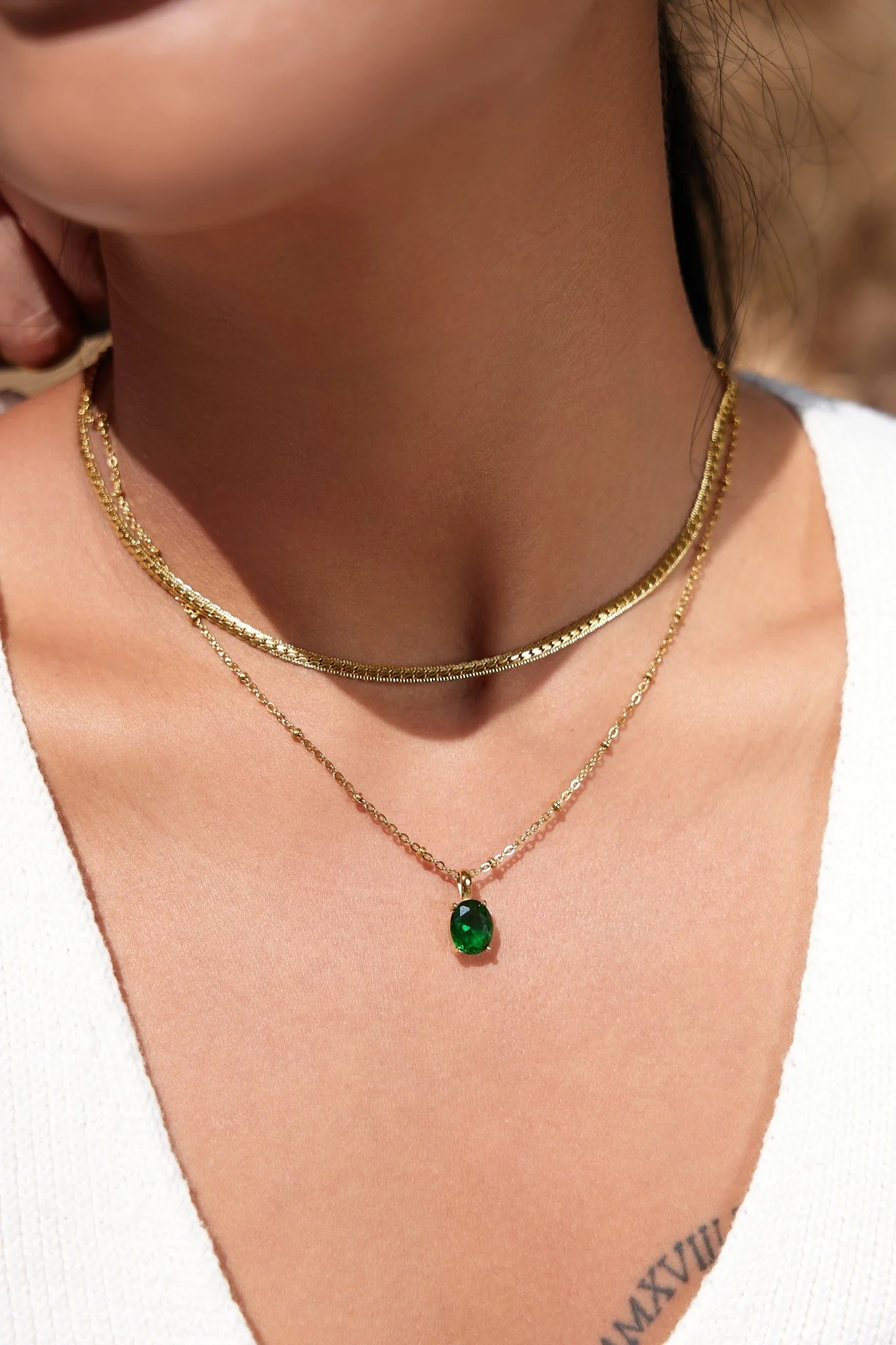 Oval Gem Necklace in Green - Image 4