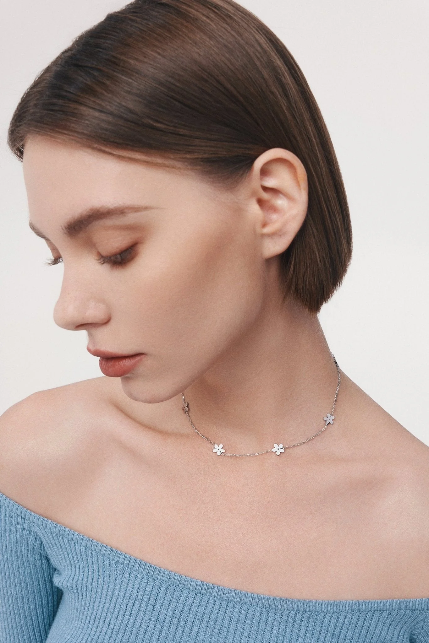Simply Floral Choker Necklace - Image 5