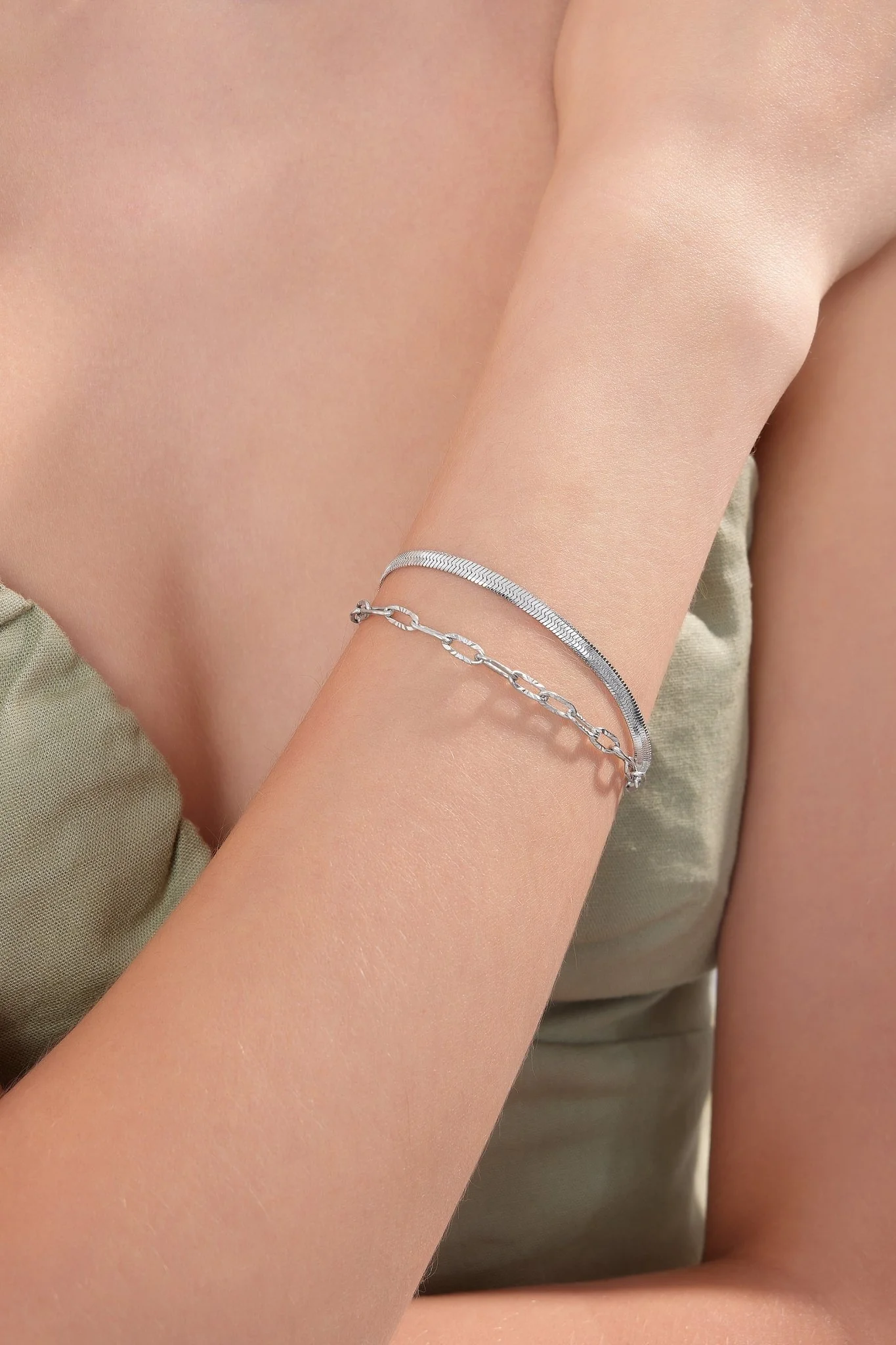 Sunburst Link Chain Bracelet - Image 3