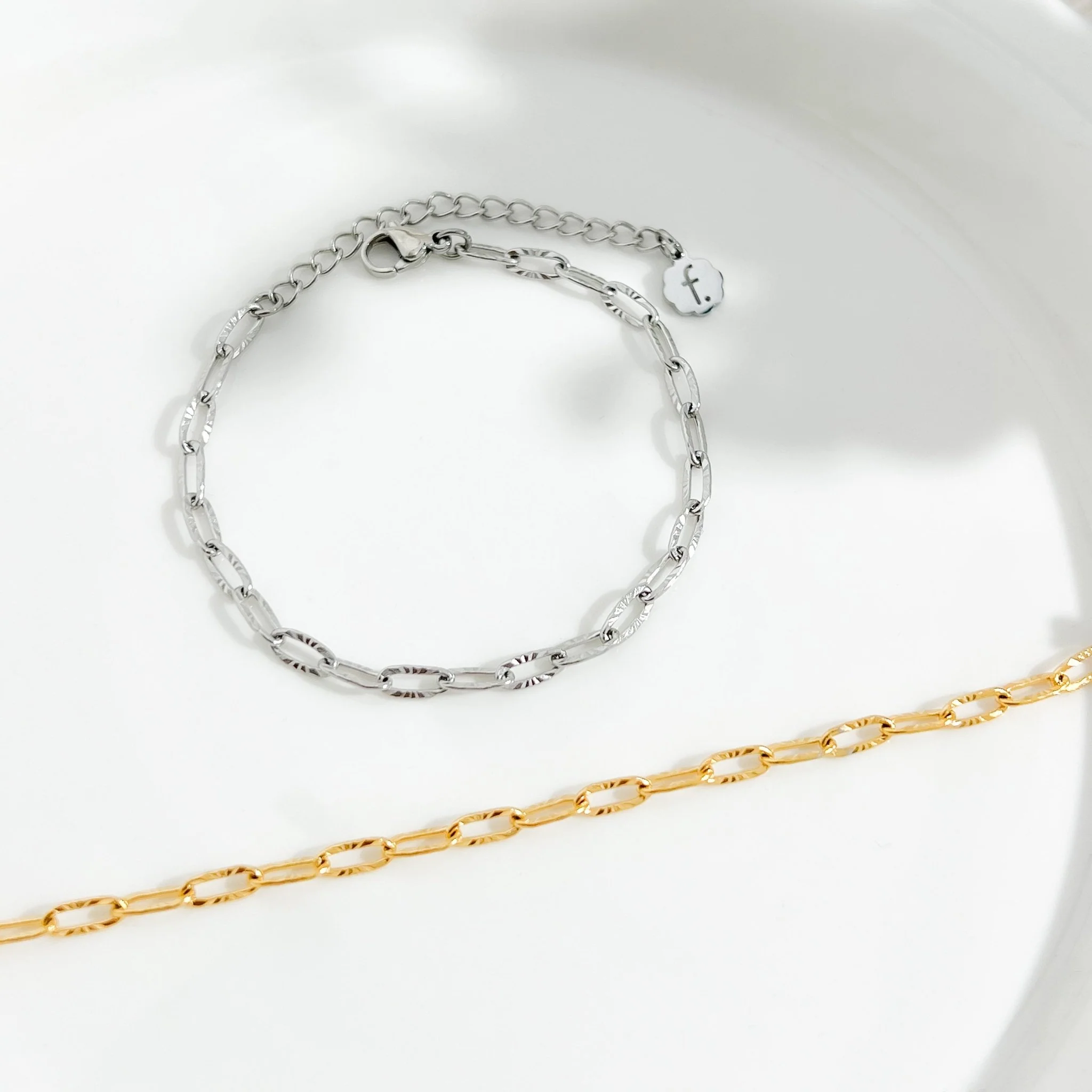 Sunburst Link Chain Bracelet - Image 4