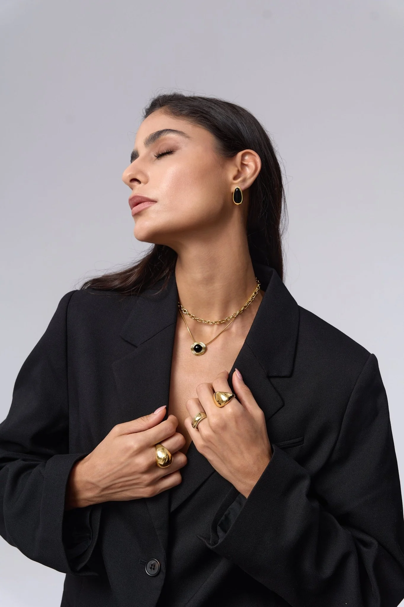 Thea Black Gem Necklace - Image 4