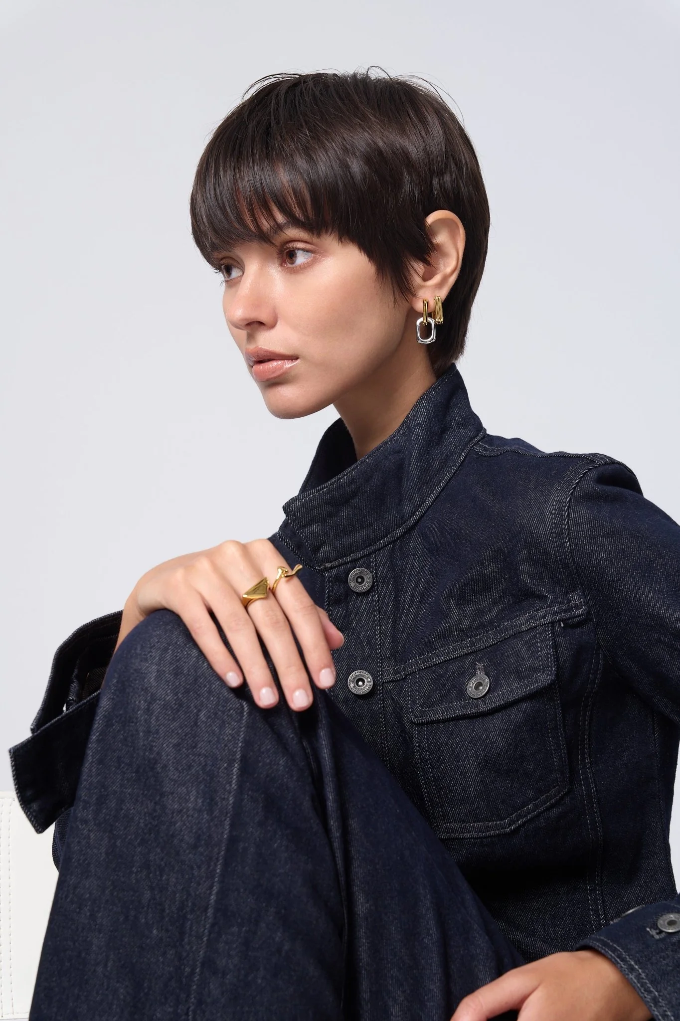 Sable Triangle Signet Ring - Image 6